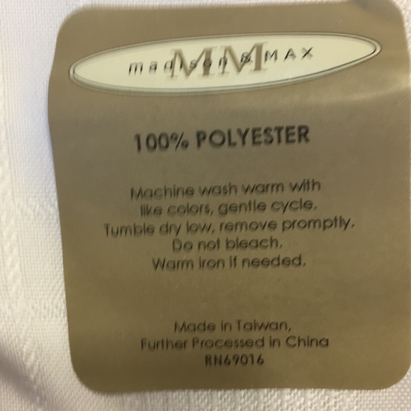 Tablecloth Set - Picture 3 of 5